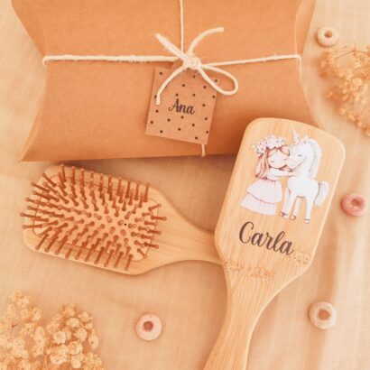 Cepillo de madera personalizado modelo unicornio