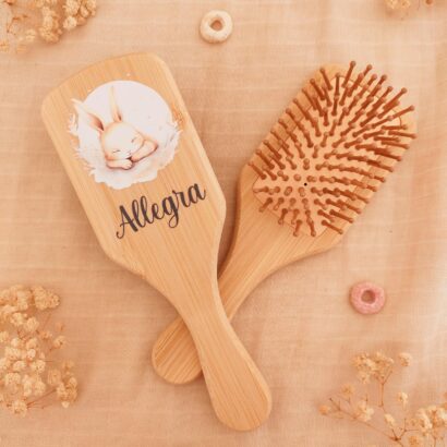Cepillo de madera personalizado modelo conejito