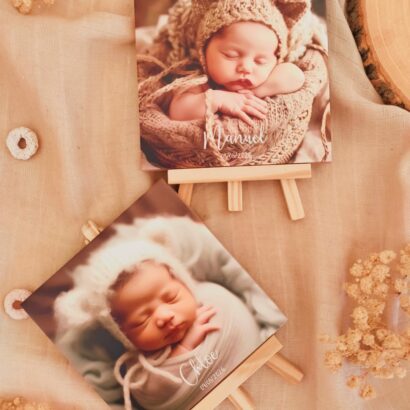 Set de azulejos personalizados con fotografía completa y soporte de madera para regalos de invitados.