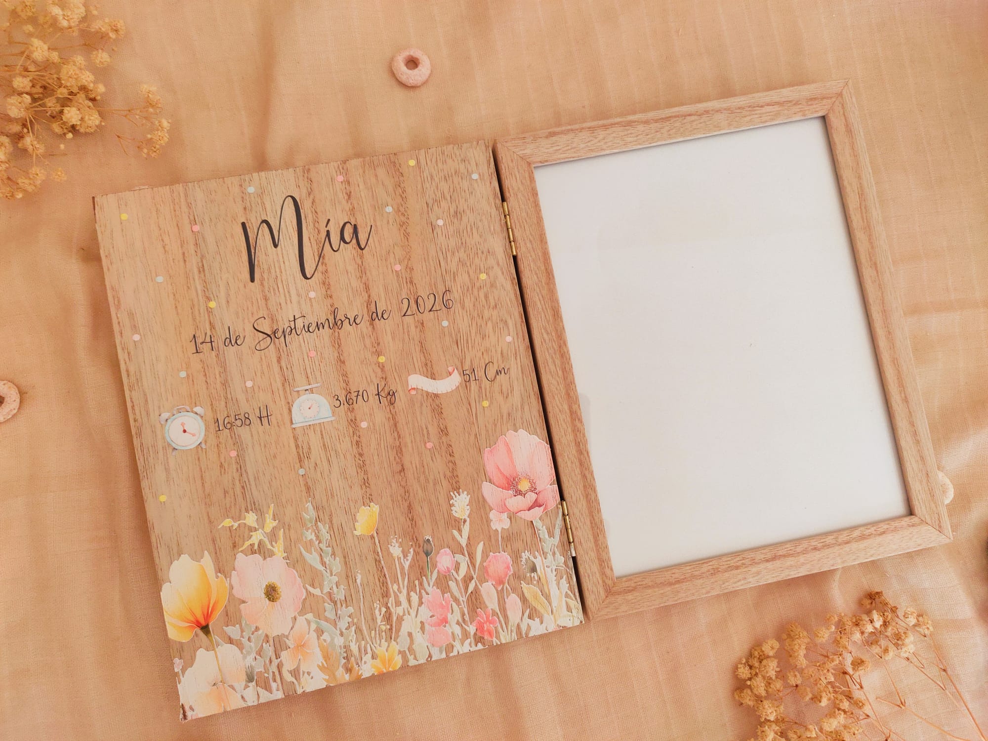 Marco de madera personalizado con datos de nacimiento